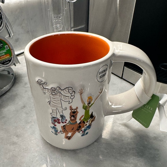 Scooby Doo “Run Scoob!” Rae Dunn Mug - NWT - Picture 2 of 11
